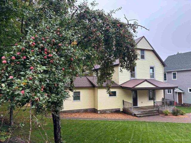 House for sale in Houghton, Michigan