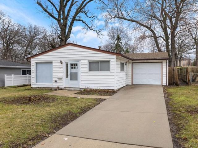 House for sale in Streamwood, Illinois