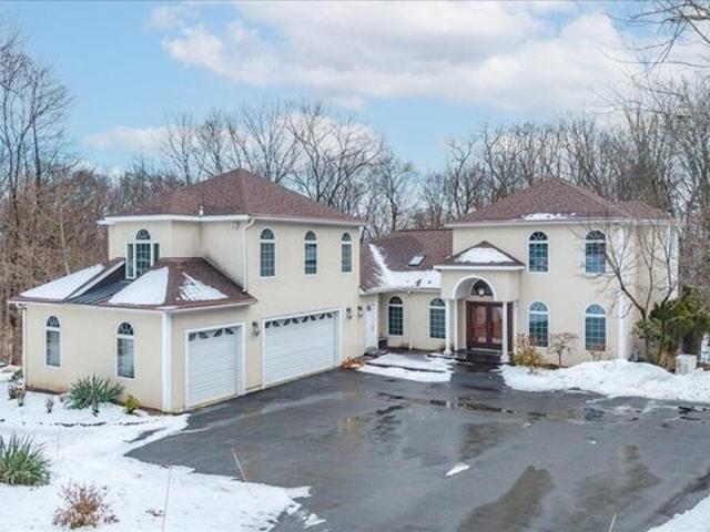 House for sale in Colonie, New York