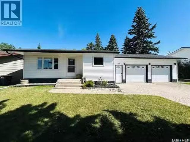 House for sale in Moosomin, Saskatchewan