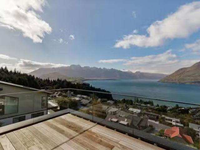 House for sale in Otakou