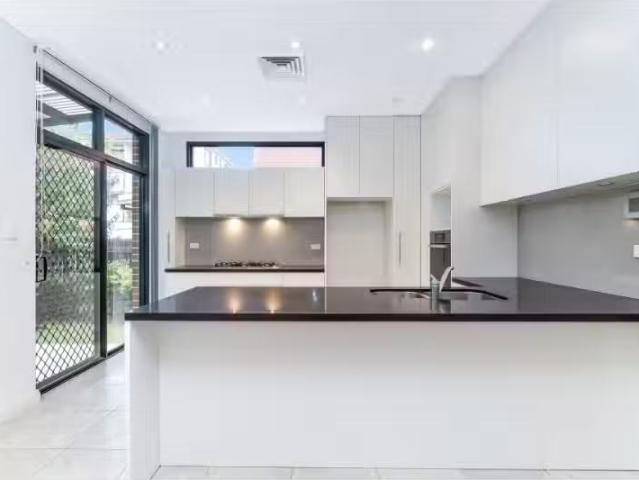 Condo for rent in Sydney, New South Wales