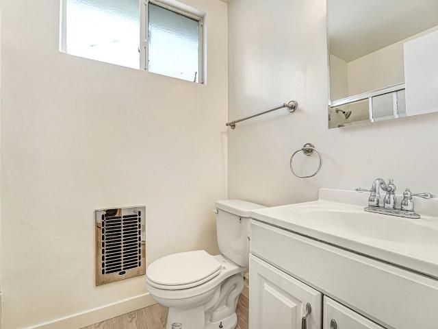 Apartment for rent in Canoga Park, California
