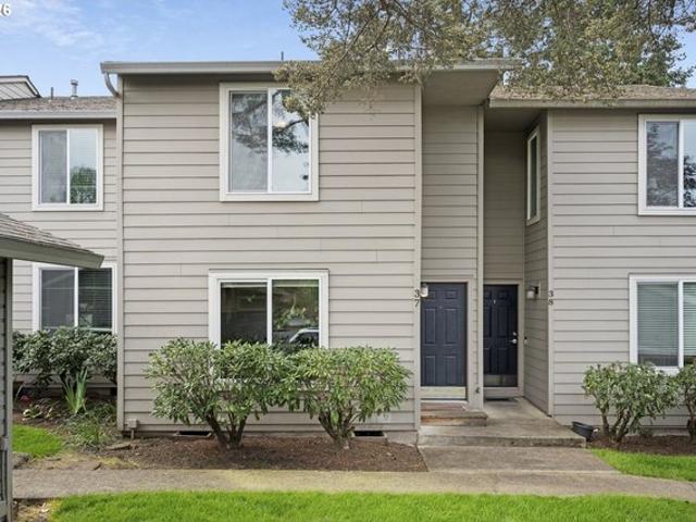 Townhouse for sale in Oregonia