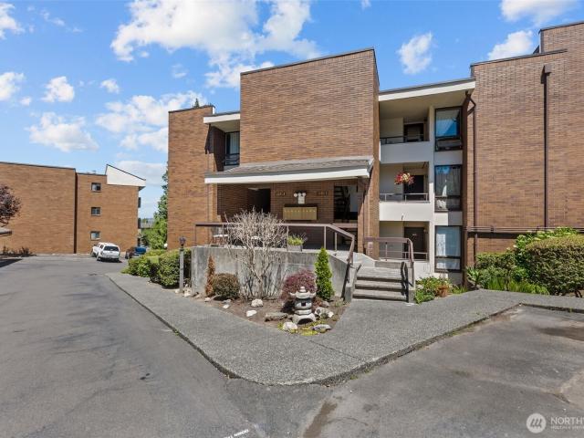 Condo for sale in Washington