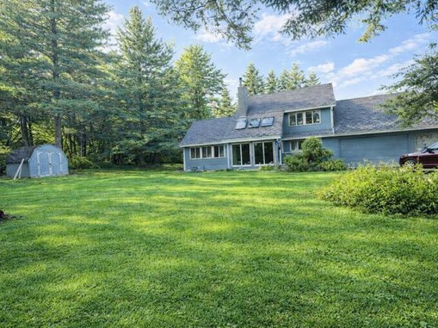 House for sale in Mchenry, Illinois