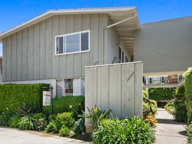 Apartment for rent in Canoga Park, California