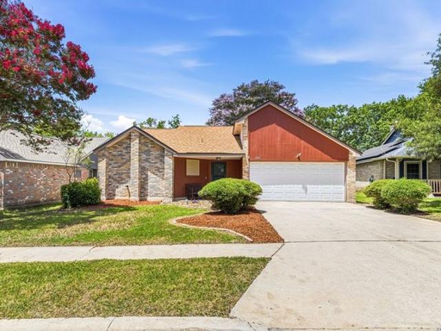 House for sale in Live Oak, Texas