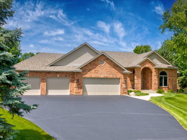 House for sale in Mchenry, Illinois