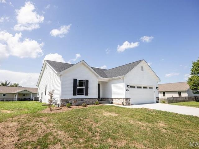 House for sale in Lebanon, Illinois
