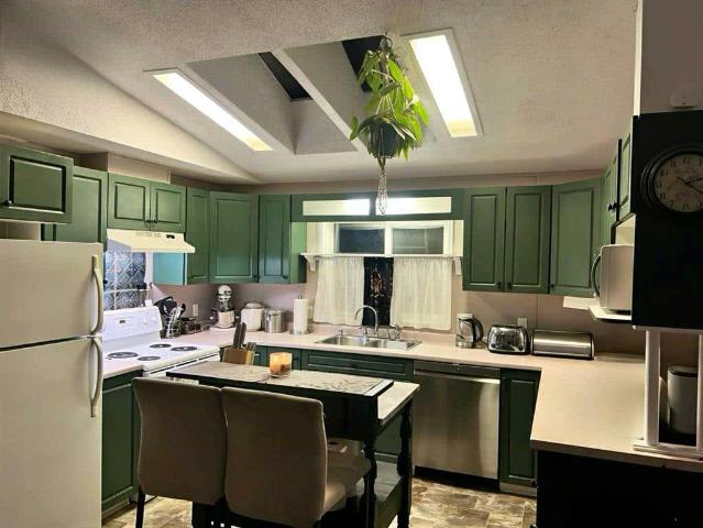 House for sale in Woking, Alberta