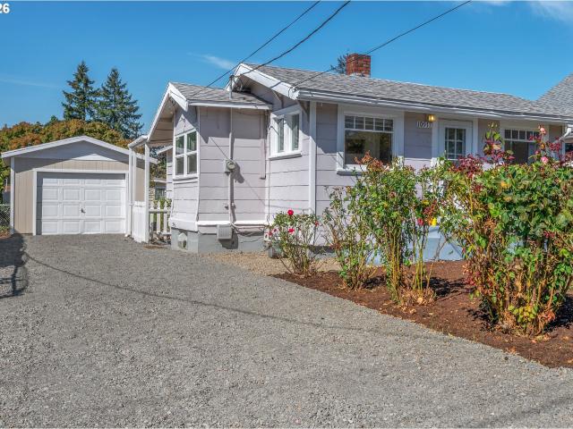 House for sale in Lake Road, Milwaukie