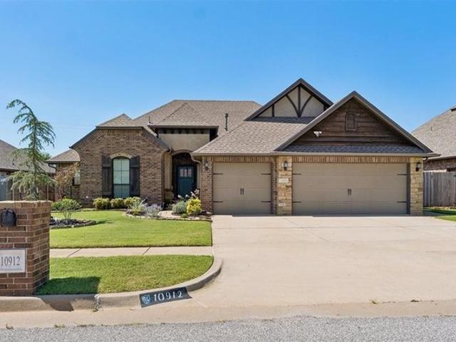 House for sale in Yukon, Oklahoma