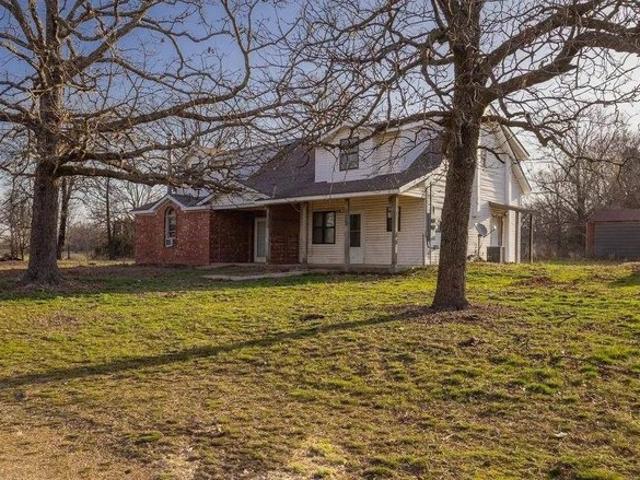 House for sale in Gravette, Benton County