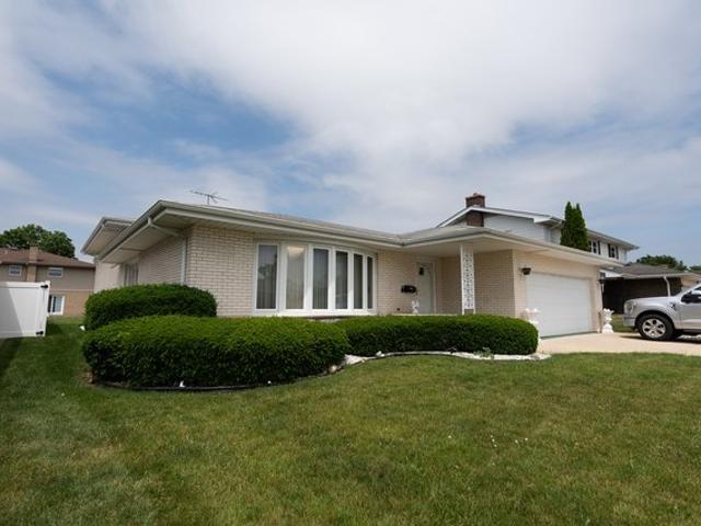 House for sale in Westchester, Illinois