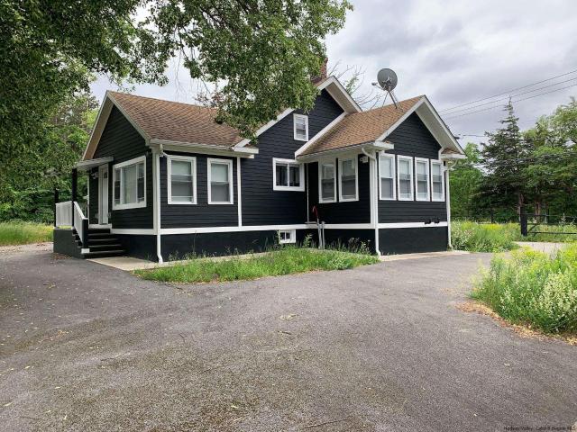 House for sale in Tuthilltown, Town of Gardiner