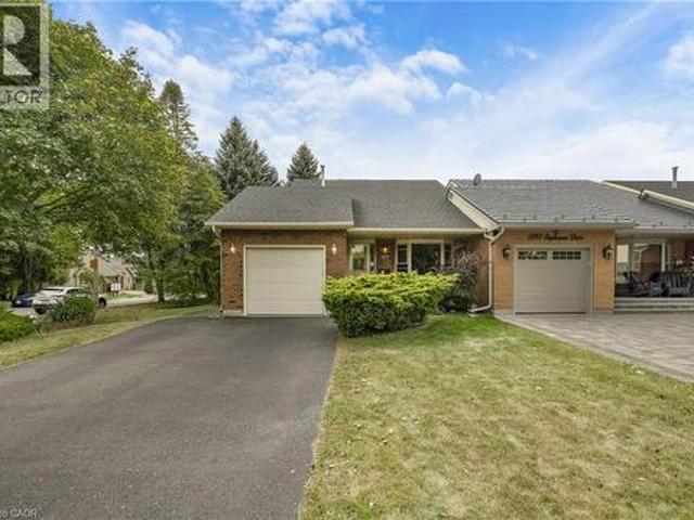 House for sale in Maple, Burlington
