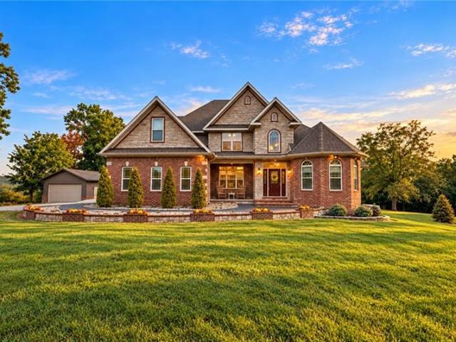House for sale in Gravette, Benton County