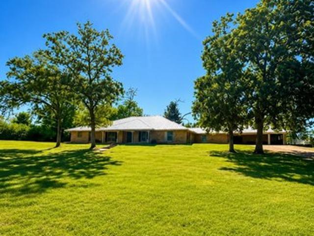 House for sale in Frankston, Texas