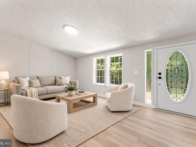House for sale in Louisa, Louisa County