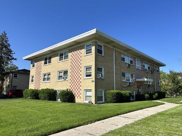 Condo for sale in Worth, Illinois