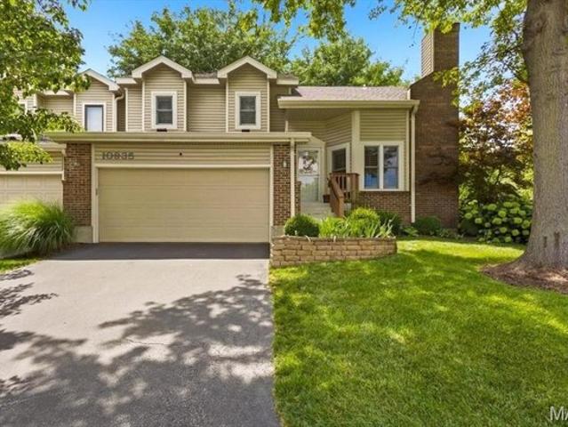 Condo for sale in Creve Coeur, Missouri