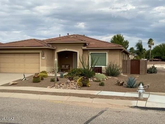 House for sale in Vail, Arizona