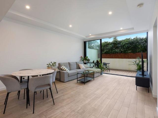 Apartment for rent in Lower North Shore, Sydney