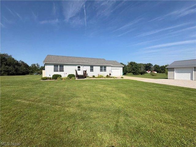 House for sale in Jefferson, Ohio