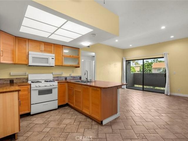 Condo for sale in San Fernando, California