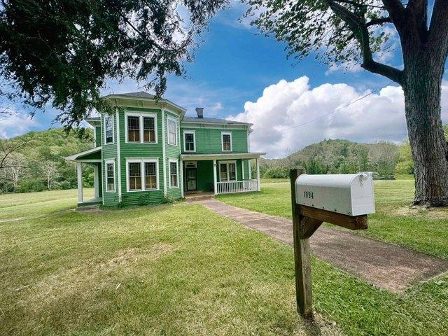 House for sale in Gandeeville, West Virginia