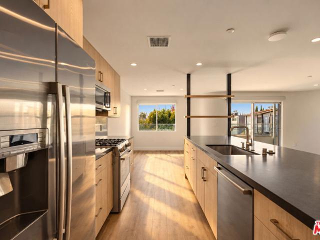 Condo for sale in Rancho Park, Los Angeles