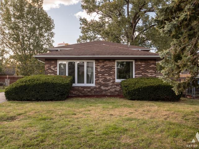House for sale in Worth, Illinois