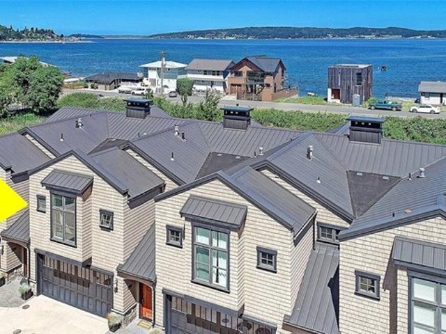 Condo for sale in Washington
