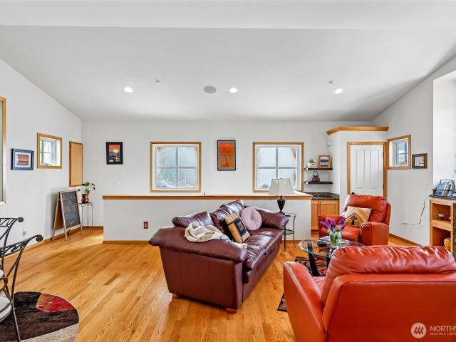 Condo for sale in Washington
