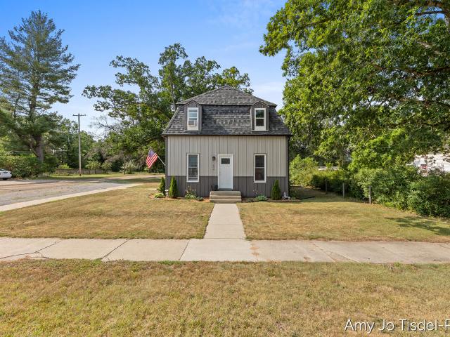 House for sale in White Cloud, Michigan