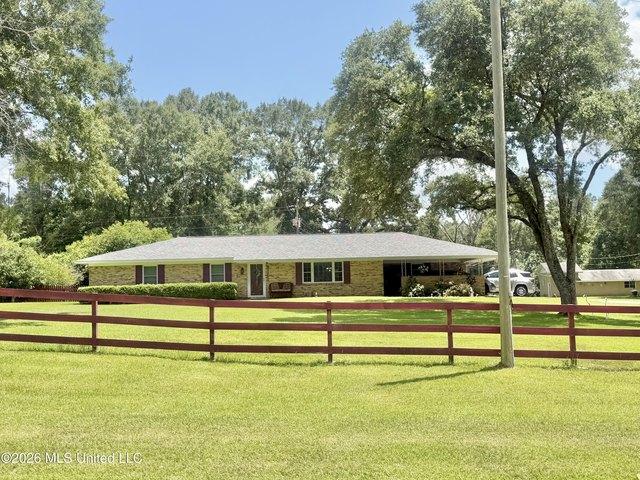 House for sale in Summit, Mississippi