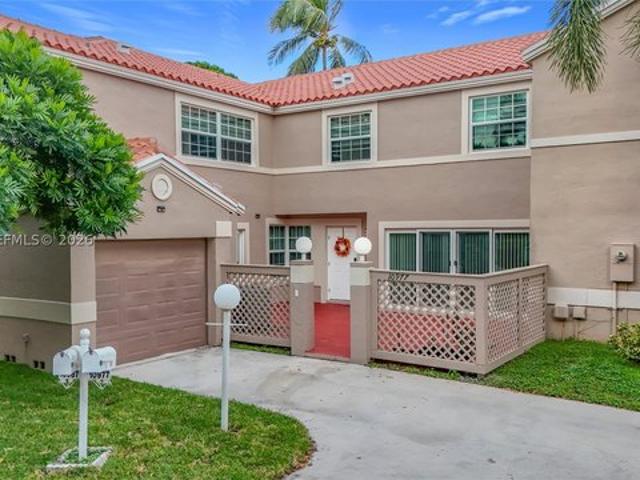 Townhouse for sale in Cooper City, Florida