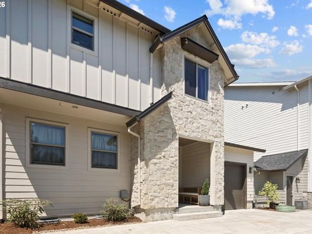 Townhouse for sale in Oregonia