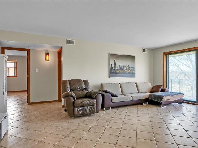 Condo for sale in Palos Hills, Illinois