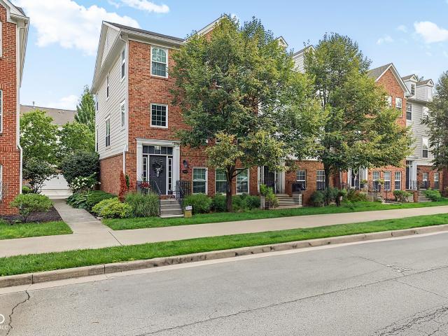 Townhouse for sale in Carmel, Indiana