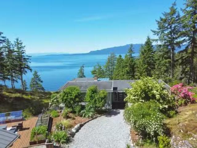 House for sale in Madeira Park, British Columbia