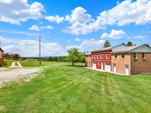 House for sale in Laughlintown, Pennsylvania