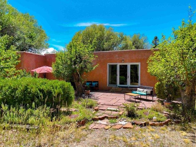 House for sale in Taos, Taos County