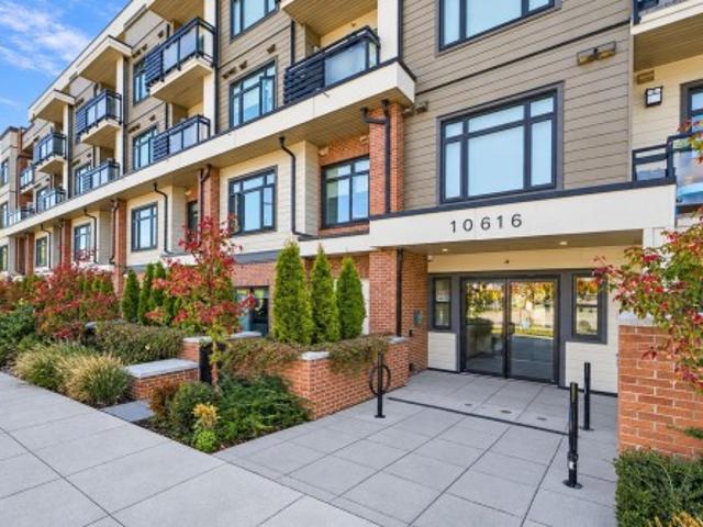 Townhouse for sale in City Centre, Surrey
