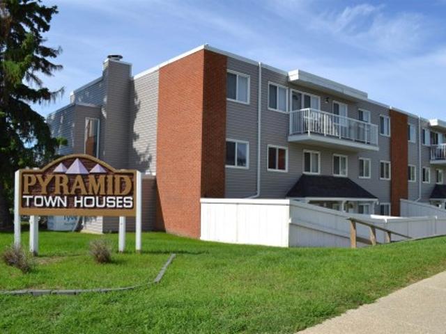 Townhouse for sale in Wedgewood, Alberta