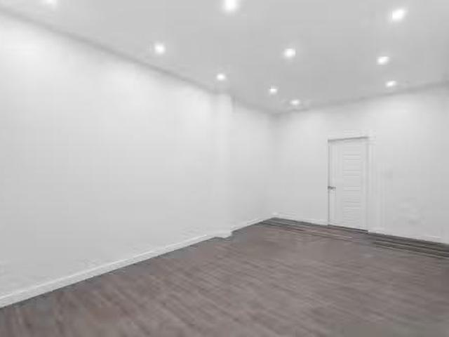 House for rent in Pointe-claire, Quebec