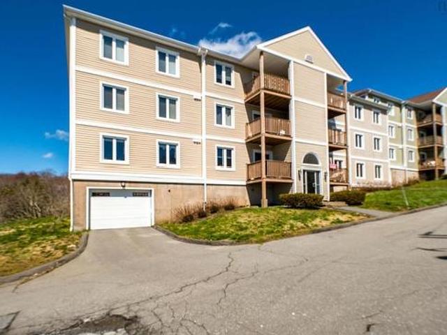 Condo for sale in Shoreview, Bedford