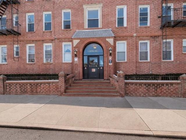 Condo for sale in Queens, Arverne