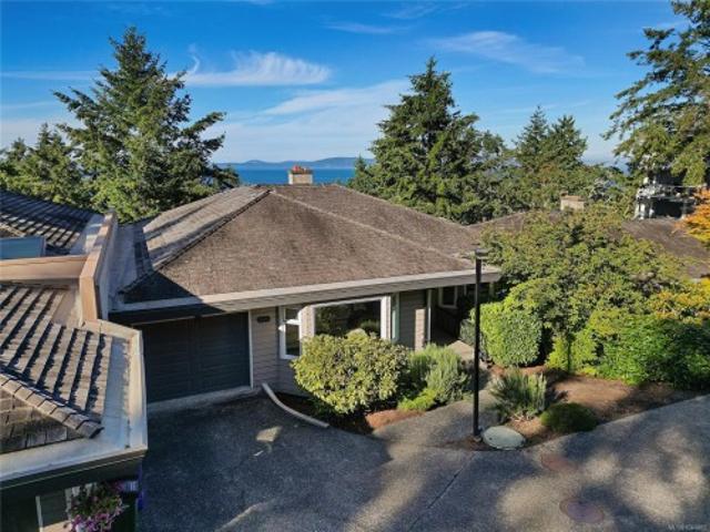 House for sale in Saanich, British Columbia